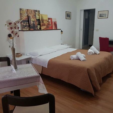 Rooms2Rent Ρέτζιο ντι Καλάμπρια Εξωτερικό φωτογραφία