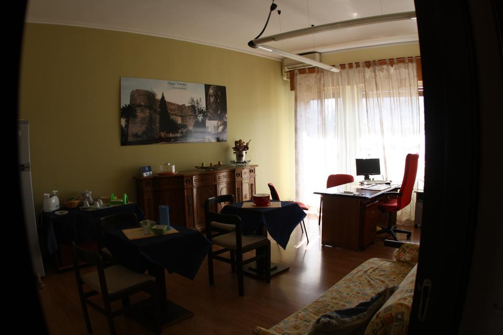 Rooms2Rent Ρέτζιο ντι Καλάμπρια Εξωτερικό φωτογραφία