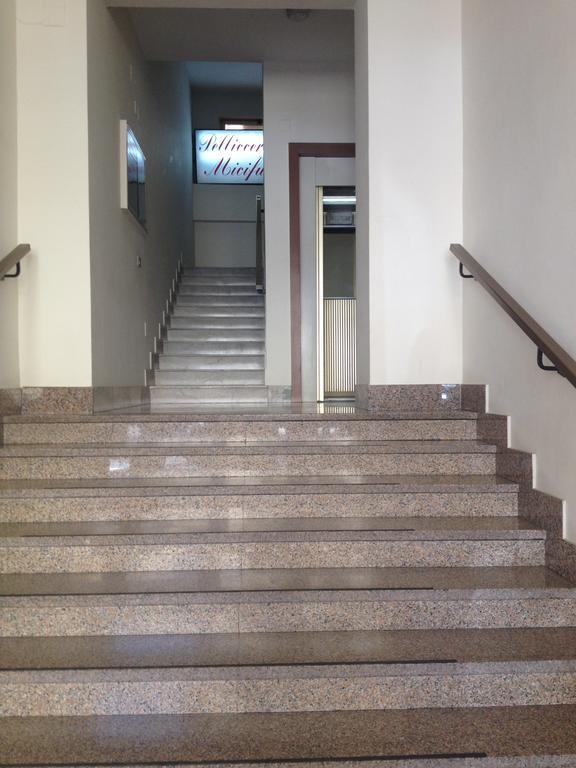 Rooms2Rent Ρέτζιο ντι Καλάμπρια Εξωτερικό φωτογραφία