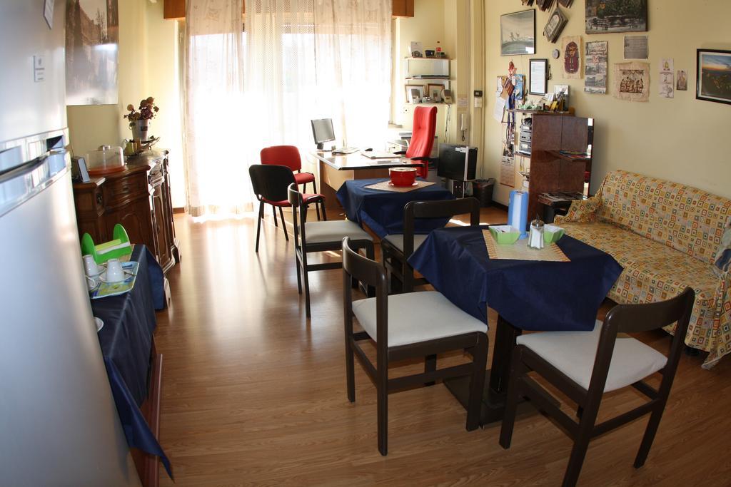 Rooms2Rent Ρέτζιο ντι Καλάμπρια Εξωτερικό φωτογραφία