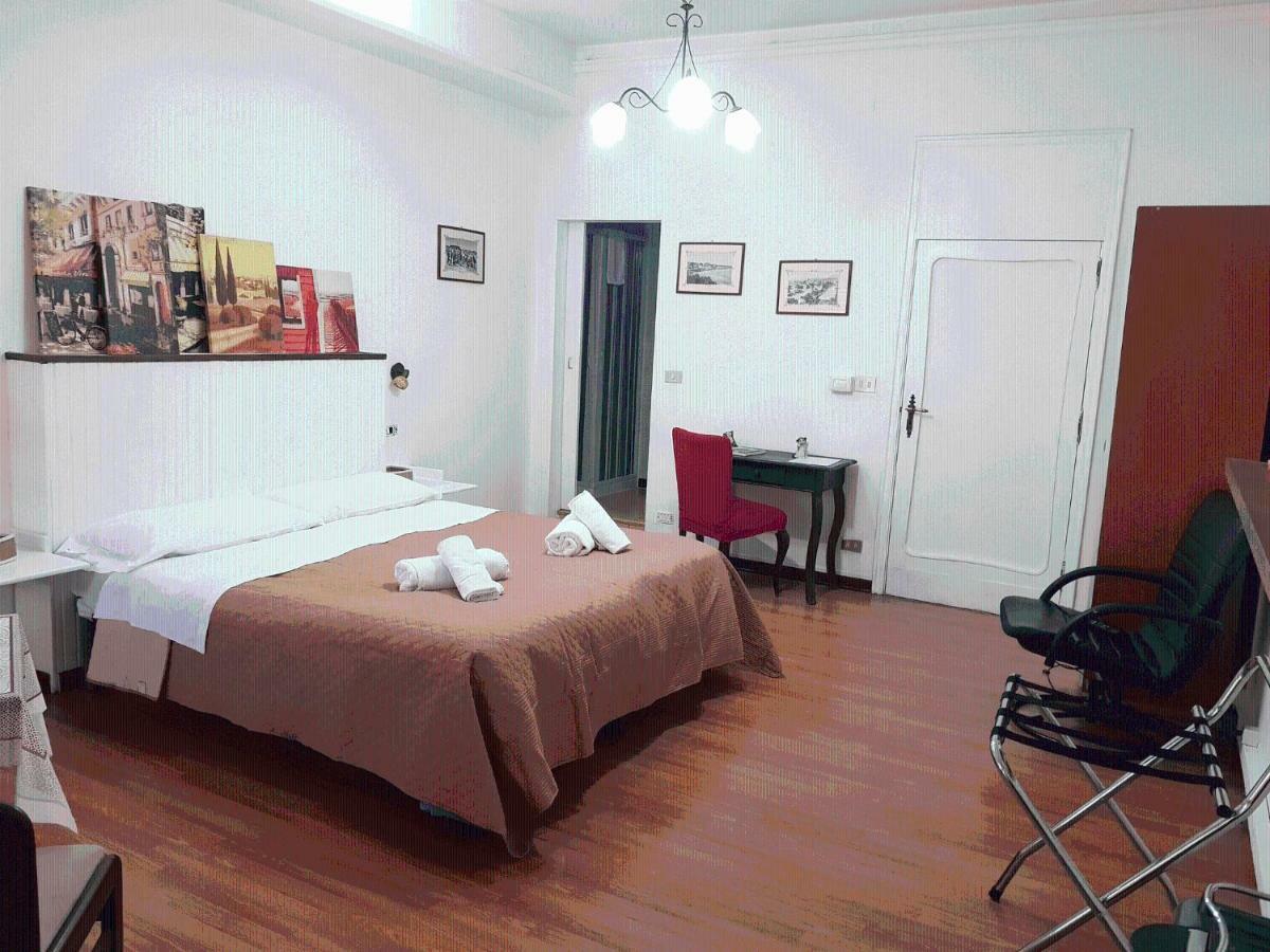 Rooms2Rent Ρέτζιο ντι Καλάμπρια Εξωτερικό φωτογραφία