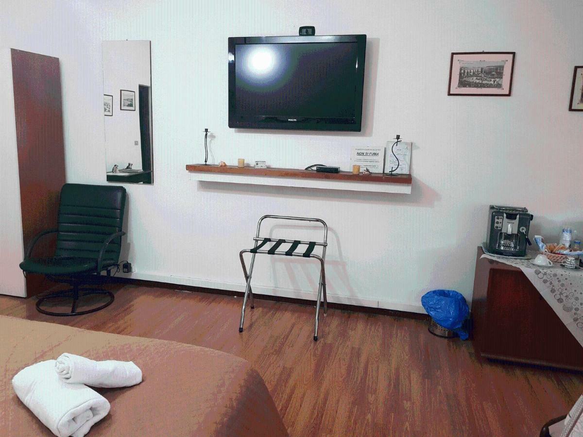 Rooms2Rent Ρέτζιο ντι Καλάμπρια Εξωτερικό φωτογραφία