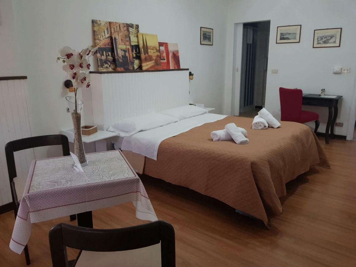 Rooms2Rent Ρέτζιο ντι Καλάμπρια Εξωτερικό φωτογραφία