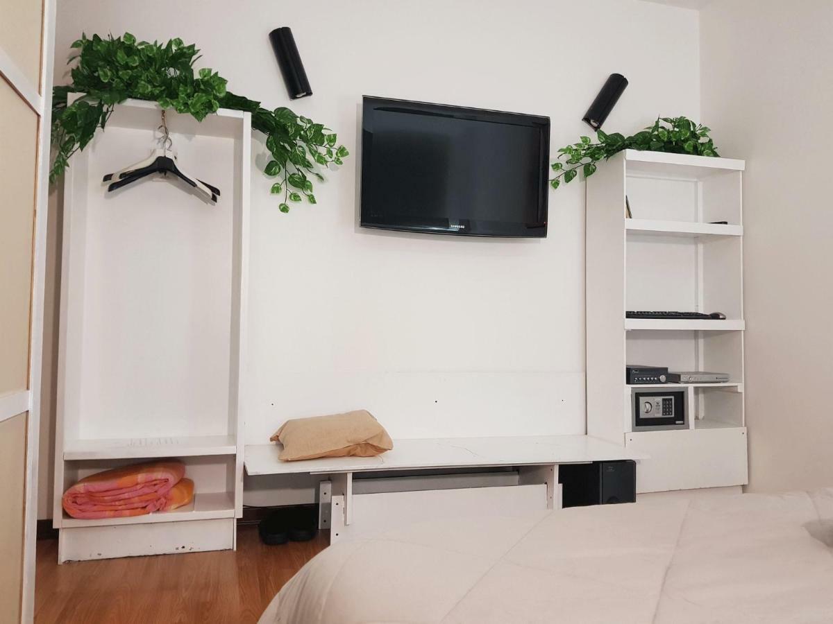 Rooms2Rent Ρέτζιο ντι Καλάμπρια Εξωτερικό φωτογραφία